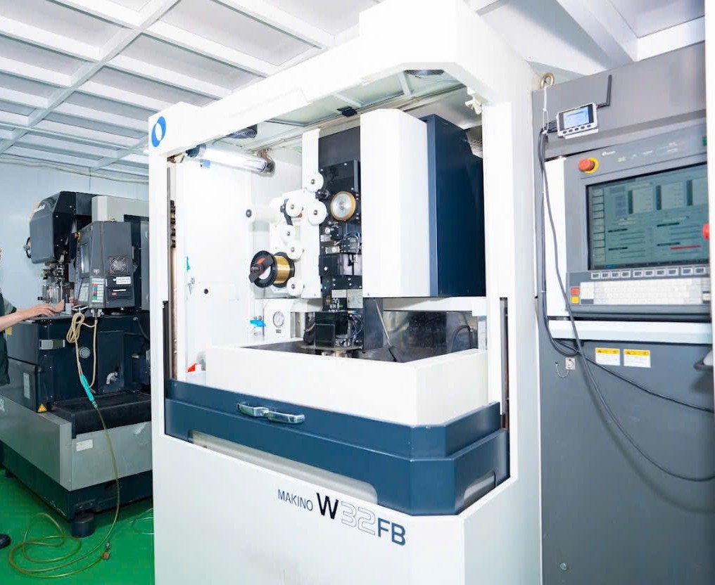 ワイヤーカット