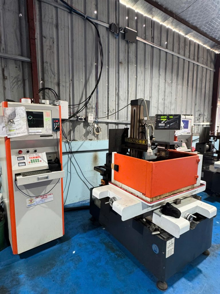 ワイヤーカット